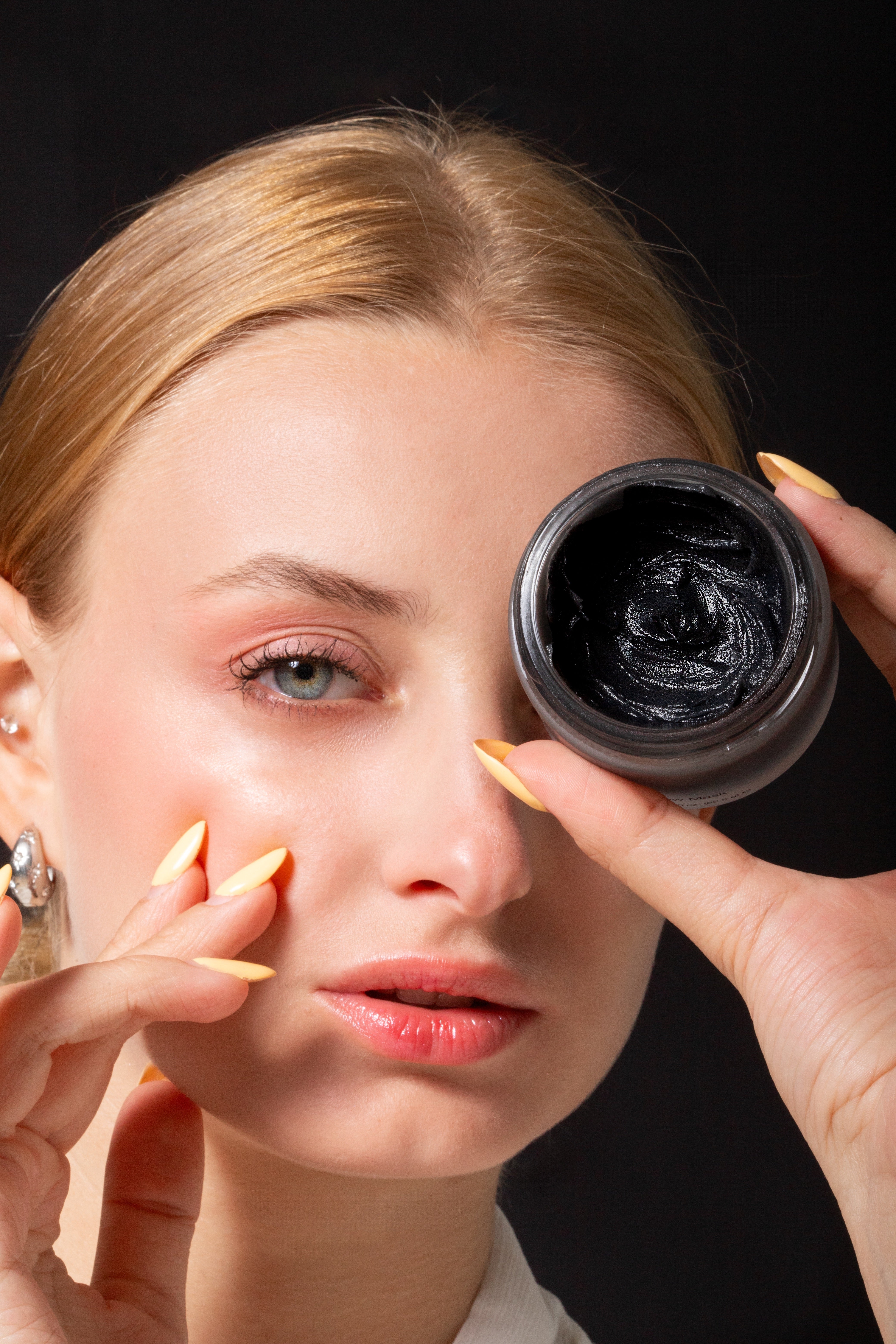 Charcoal Glow Mask – Deep Cleansing & Detoxifying Face Mask