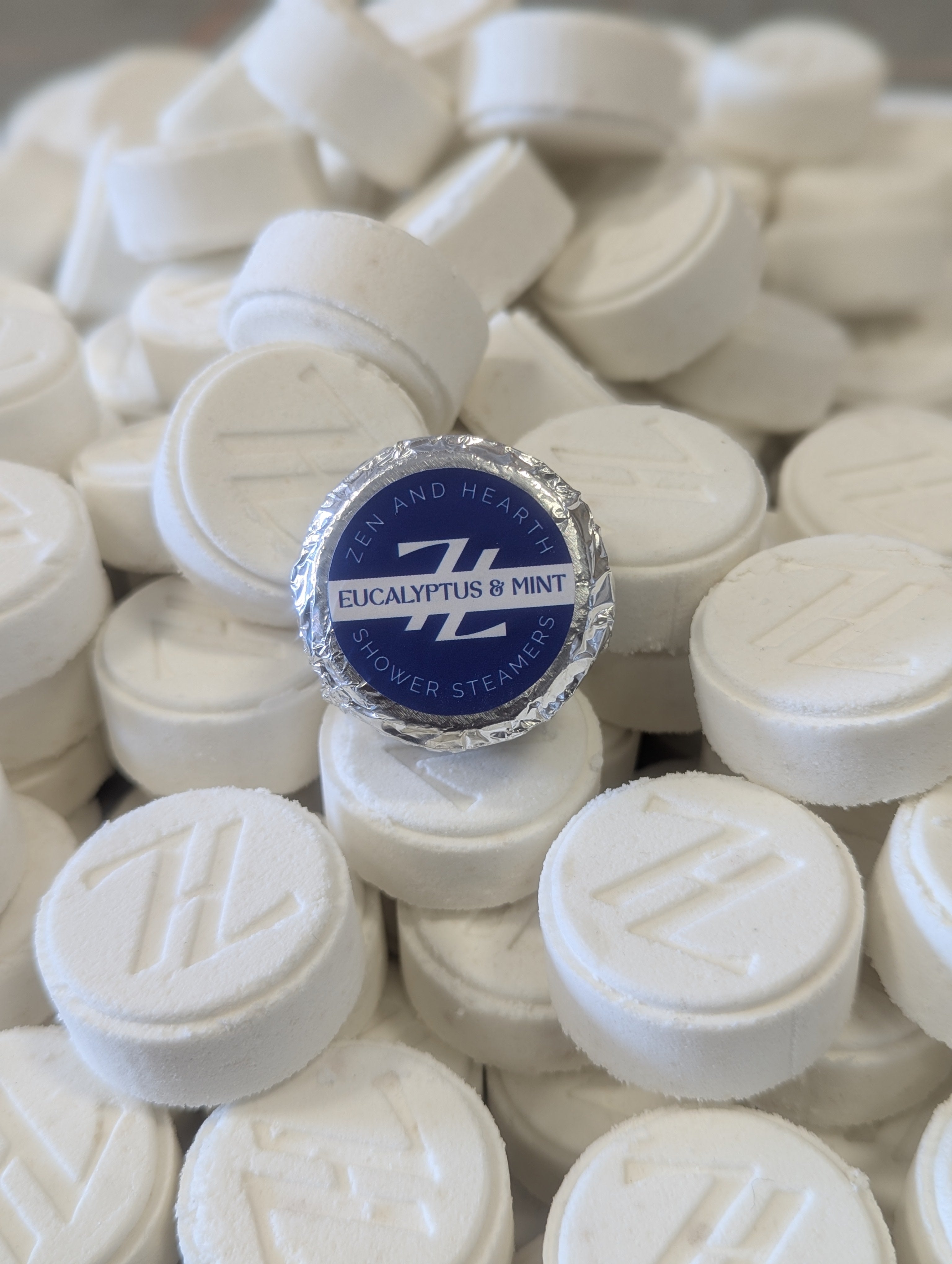 Zen & Hearth Eucalyptus & Mint Shower Steamers | Refreshing Aromatherapy Shower Bombs – Natural Stress Relief & Mood Boost | Self-Care Gift Set