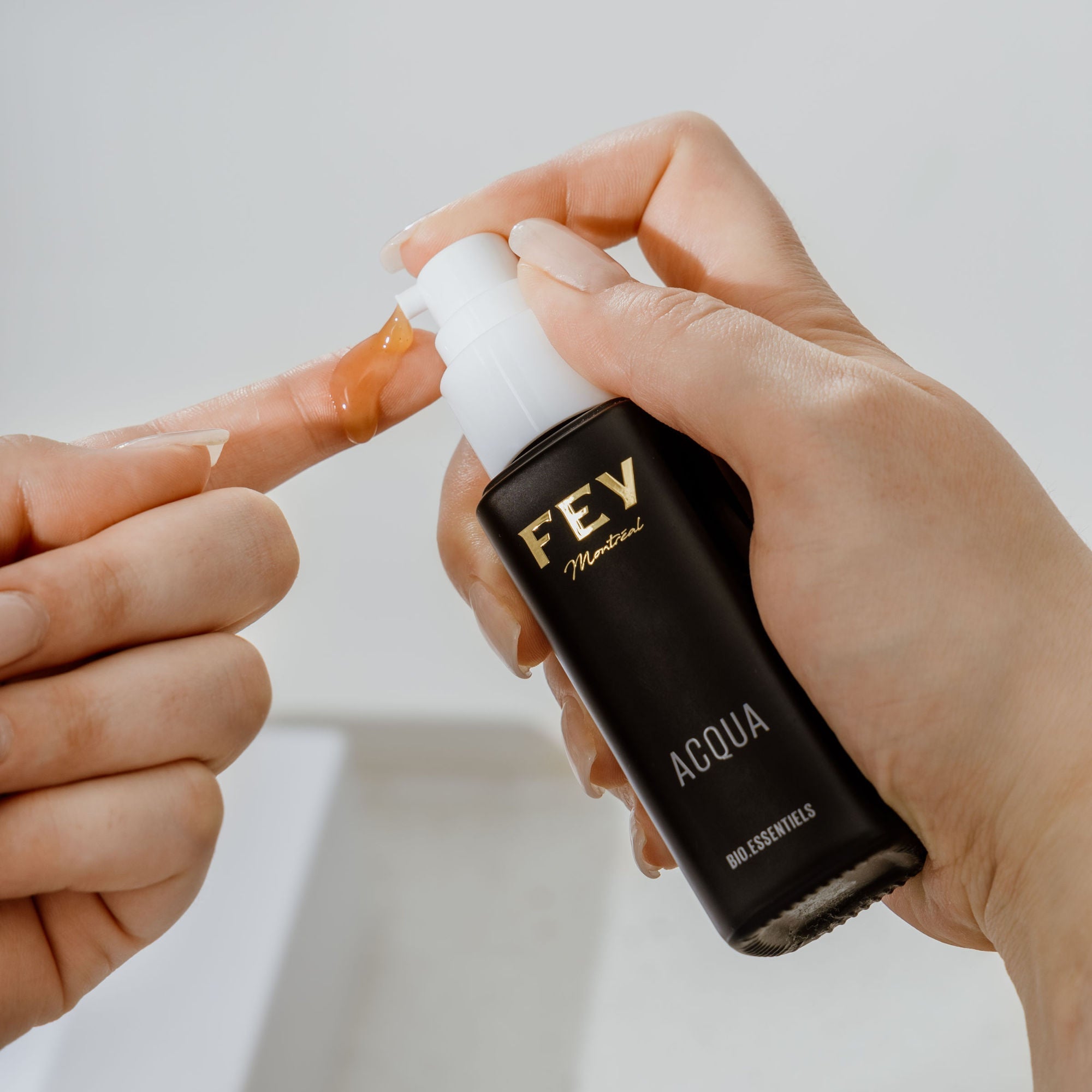 ACQUA Hydrating & Plumping Serum – Vitamin C & Hyaluronic Acid Face & Neck Treatment