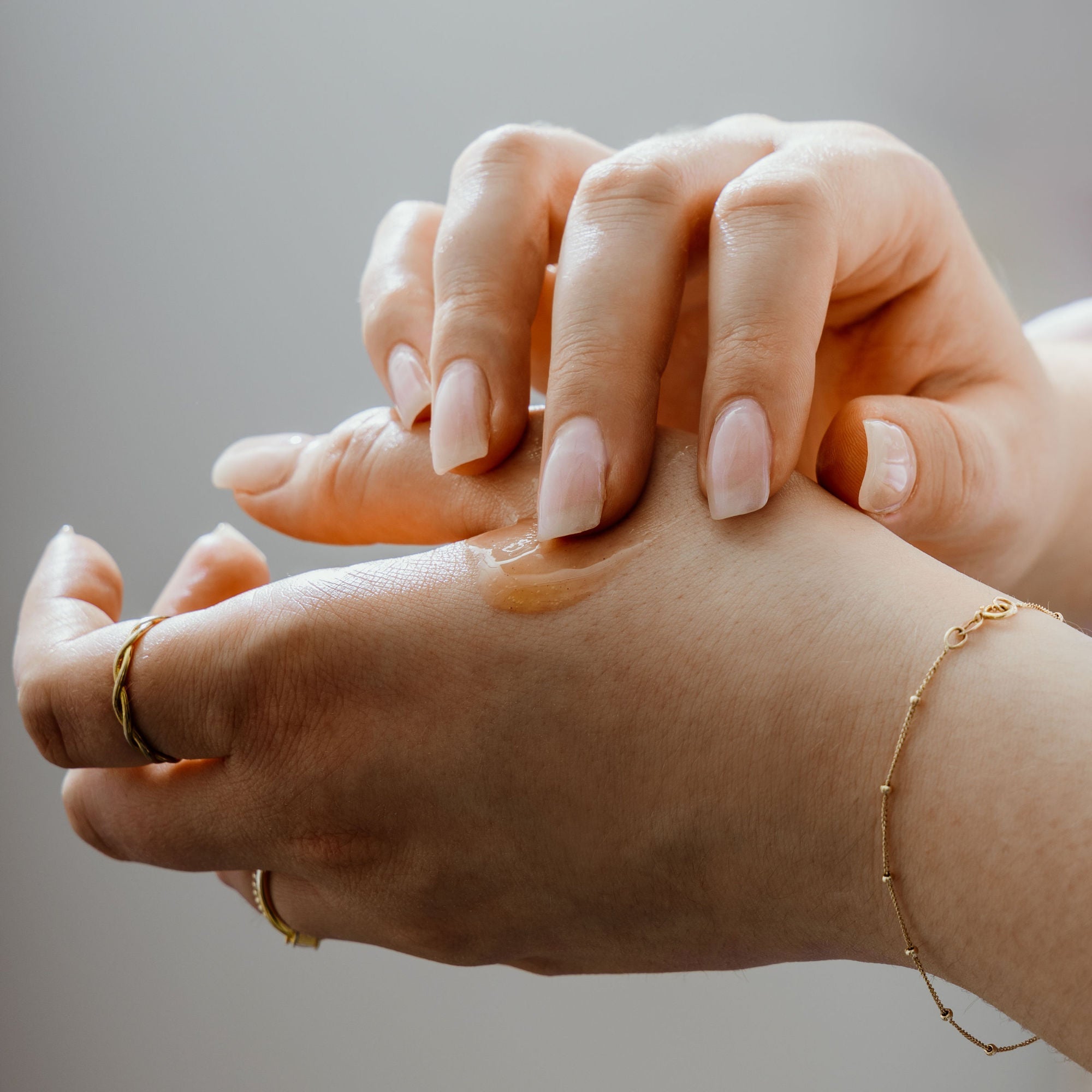 ACQUA Hydrating & Plumping Serum – Vitamin C & Hyaluronic Acid Face & Neck Treatment