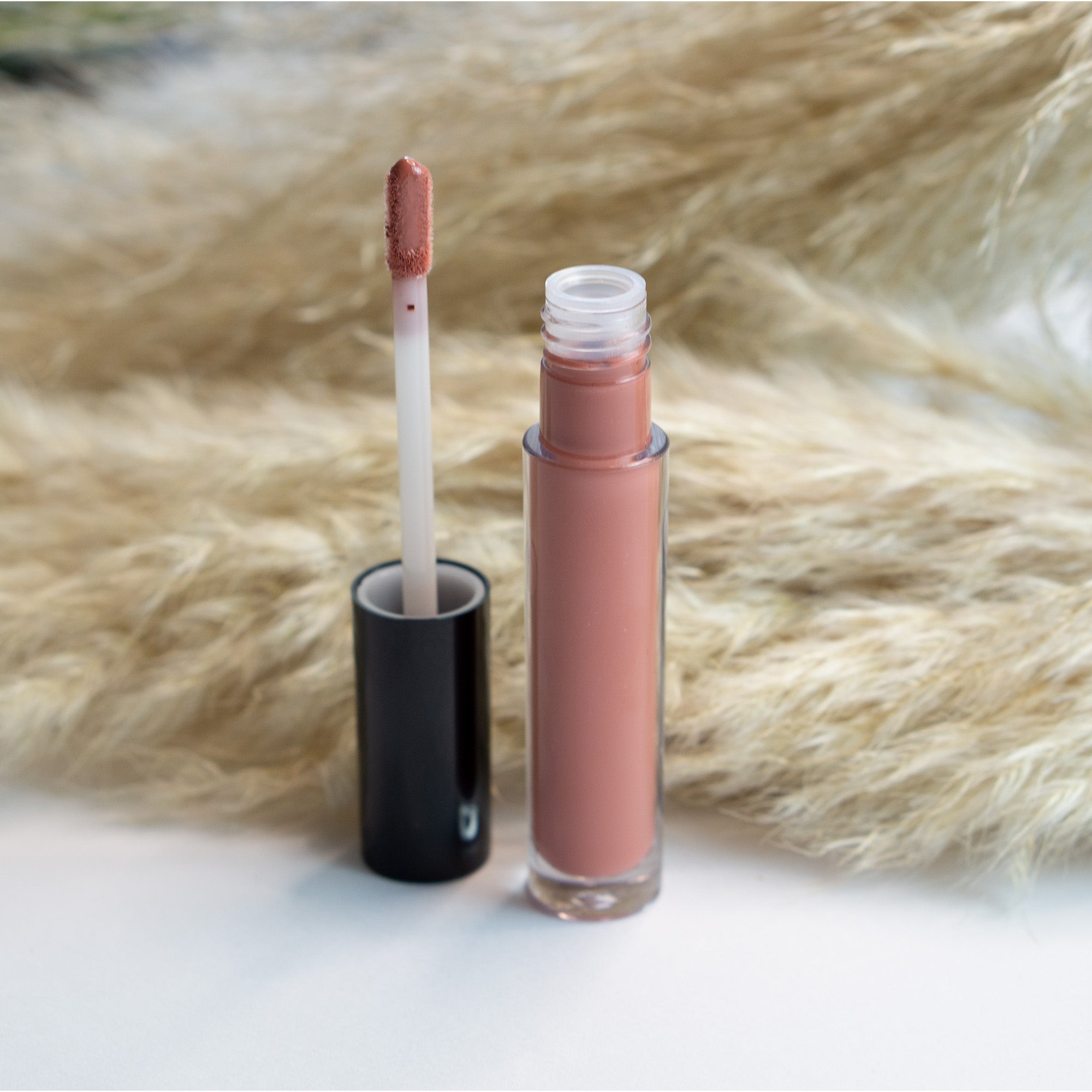 FencyGrace Lip Gloss – Pinky, Intense Shine & Comfortable Wear