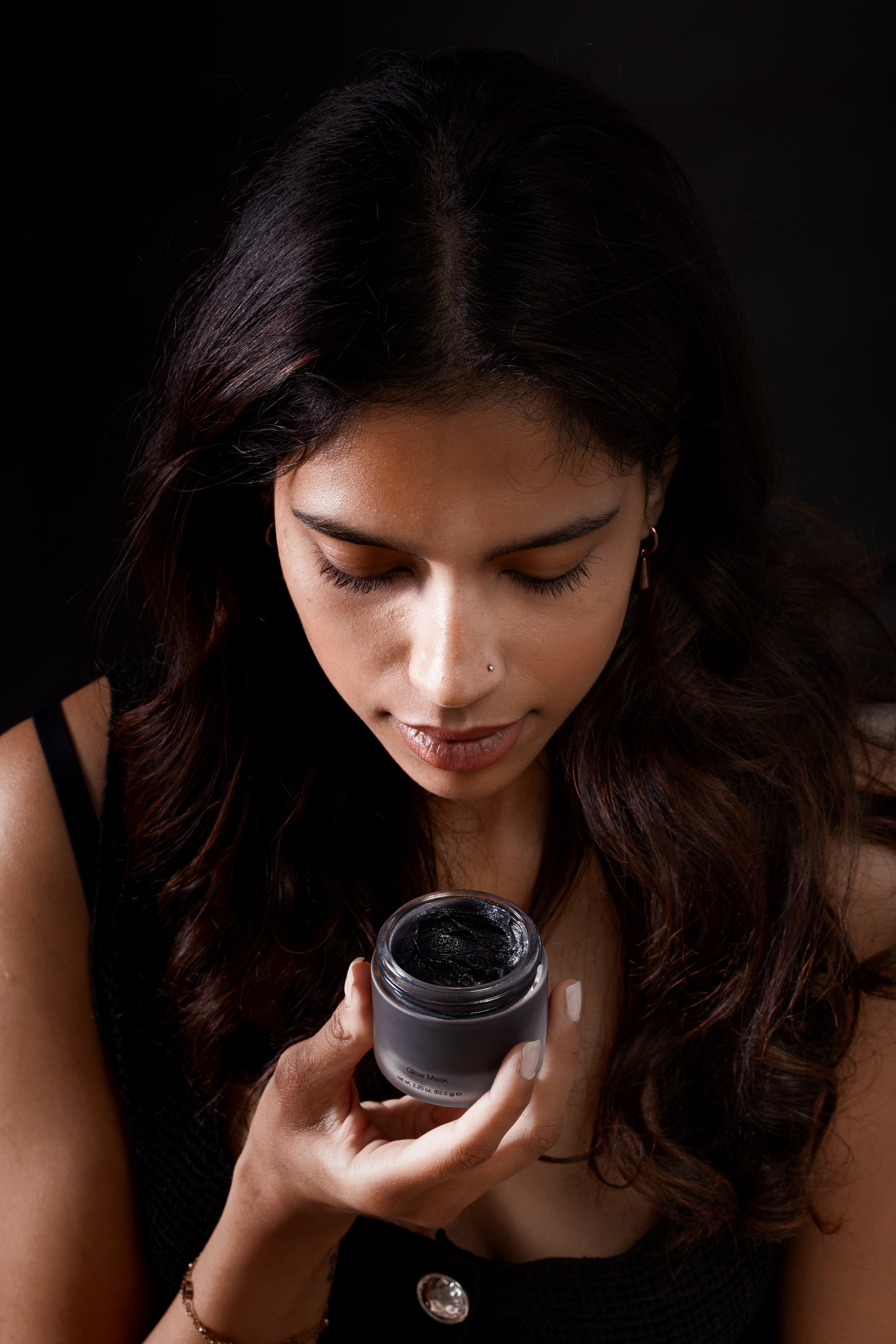 Charcoal Glow Mask – Deep Cleansing & Detoxifying Face Mask