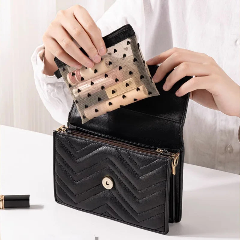 Love Heart Fashion Mesh Cosmetic Bag Portable Toiletries Organizer Portable Makeup Bag Transparent Women Lipstick Storage Pouch