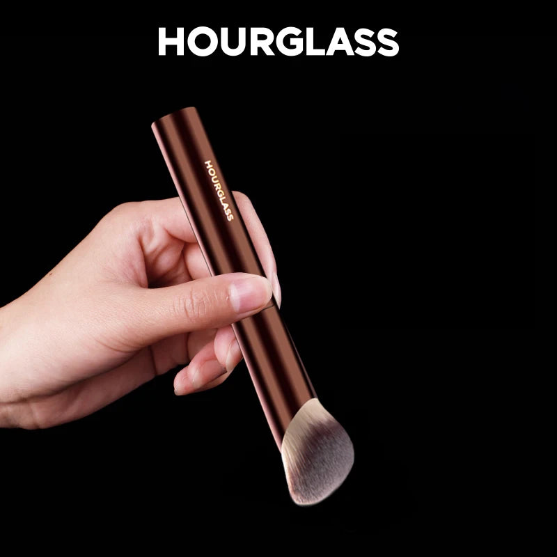 Hourglass Makeup Brush- No.21 Ambient Soft Glow Foundation Brush Face Brush