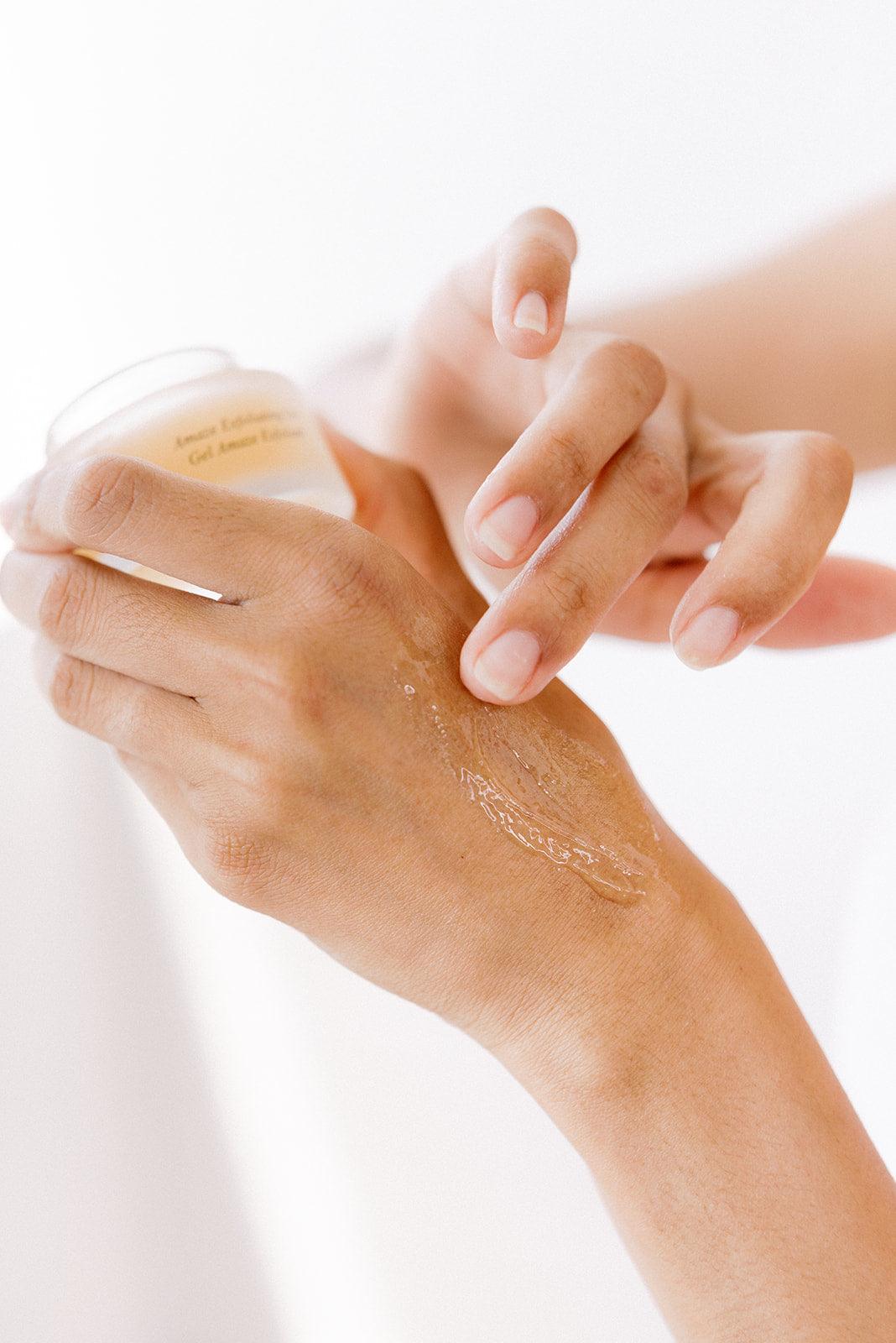 Amaze Exfoliating Gel Gentle Plant-Based Face Exfoliant